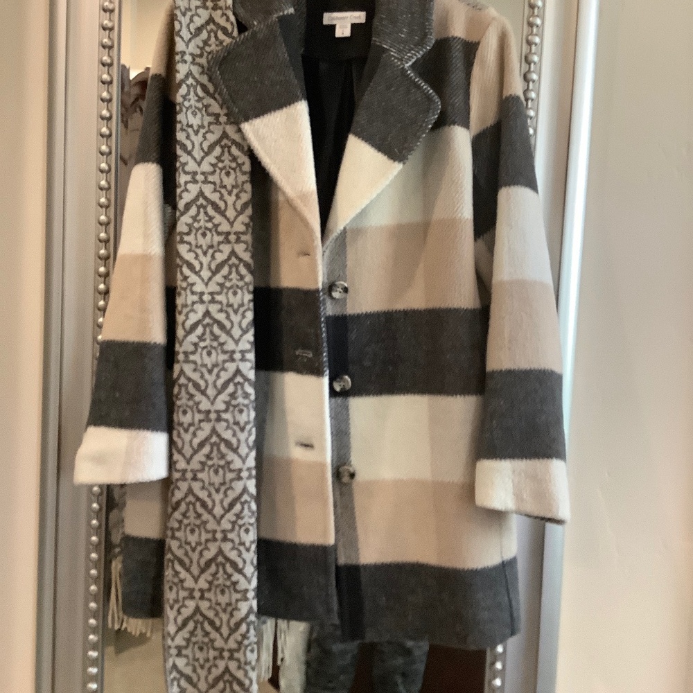Coat - Picture 6 of 8